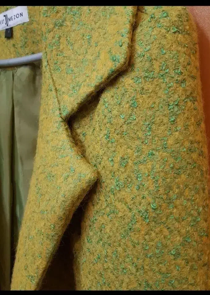 پالتو|لباس|اصفهان, جاوان|دیوار