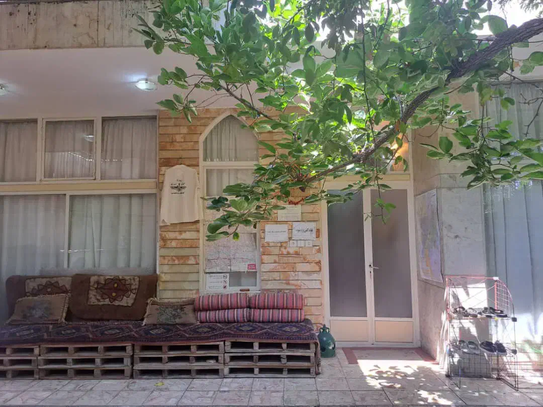 اجاره ماهیانه خانه مبله دربست حیاط دار|اجارهٔ کوتاه‌مدت آپارتمان و سوئیت|اصفهان, لاله|دیوار