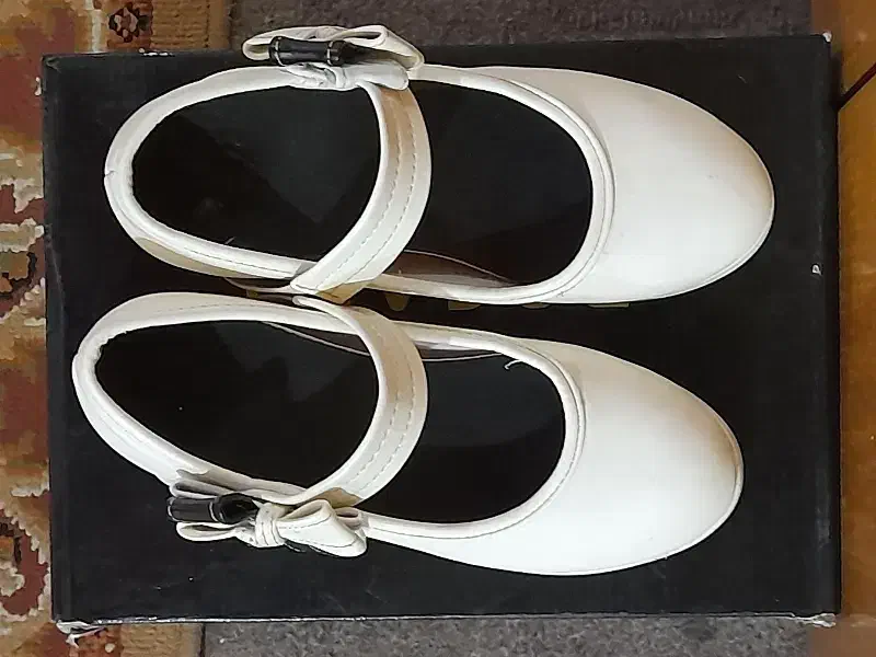 کفش دخترانه|کفش و لباس بچه|شهرکرد, |دیوار