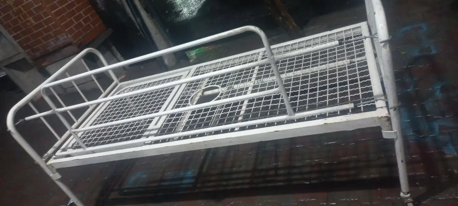 تخت بیمارستانی صحیح سالم|آرایشی، بهداشتی، درمانی|گرگان, |دیوار