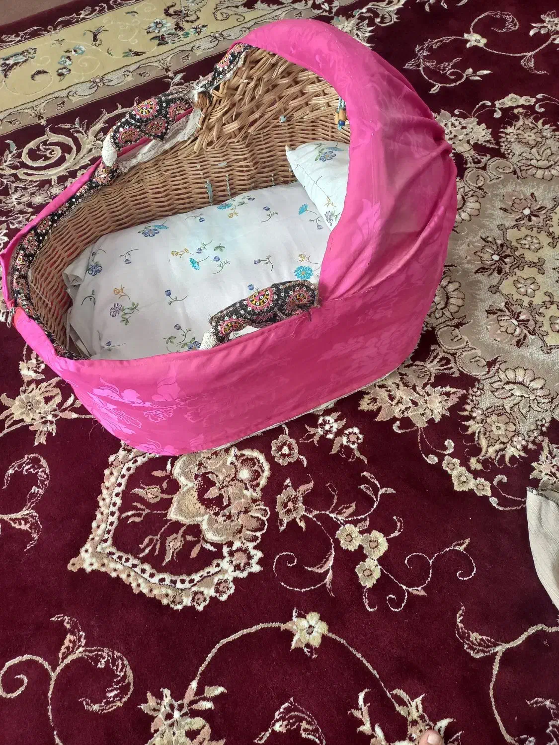 گهواره ی بچه|تخت و صندلی بچه|سنندج, |دیوار