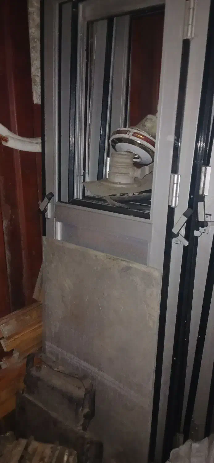 درب‌آلومینیوم|مصالح و تجهیزات ساختمان|ساوه, |دیوار