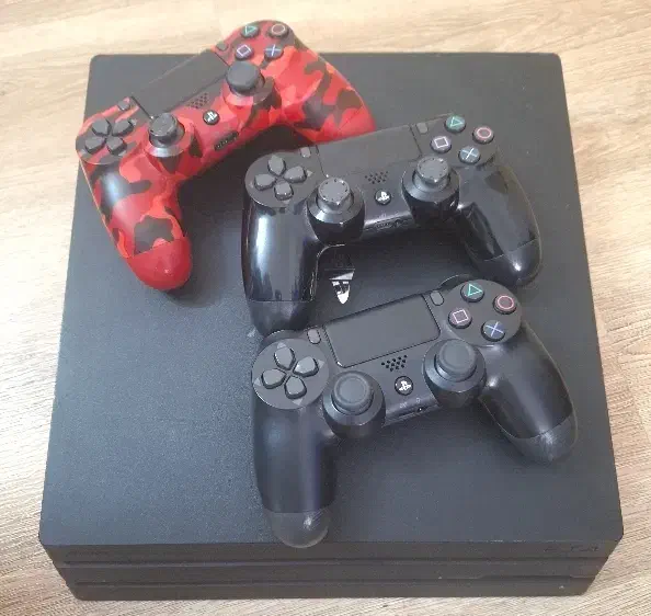 پلی استیشن۴ پرو حرفه ای با ۳دسته و بازی های سنگین|کنسول، بازی ویدئویی و آنلاین|تهران, ابوذر|دیوار