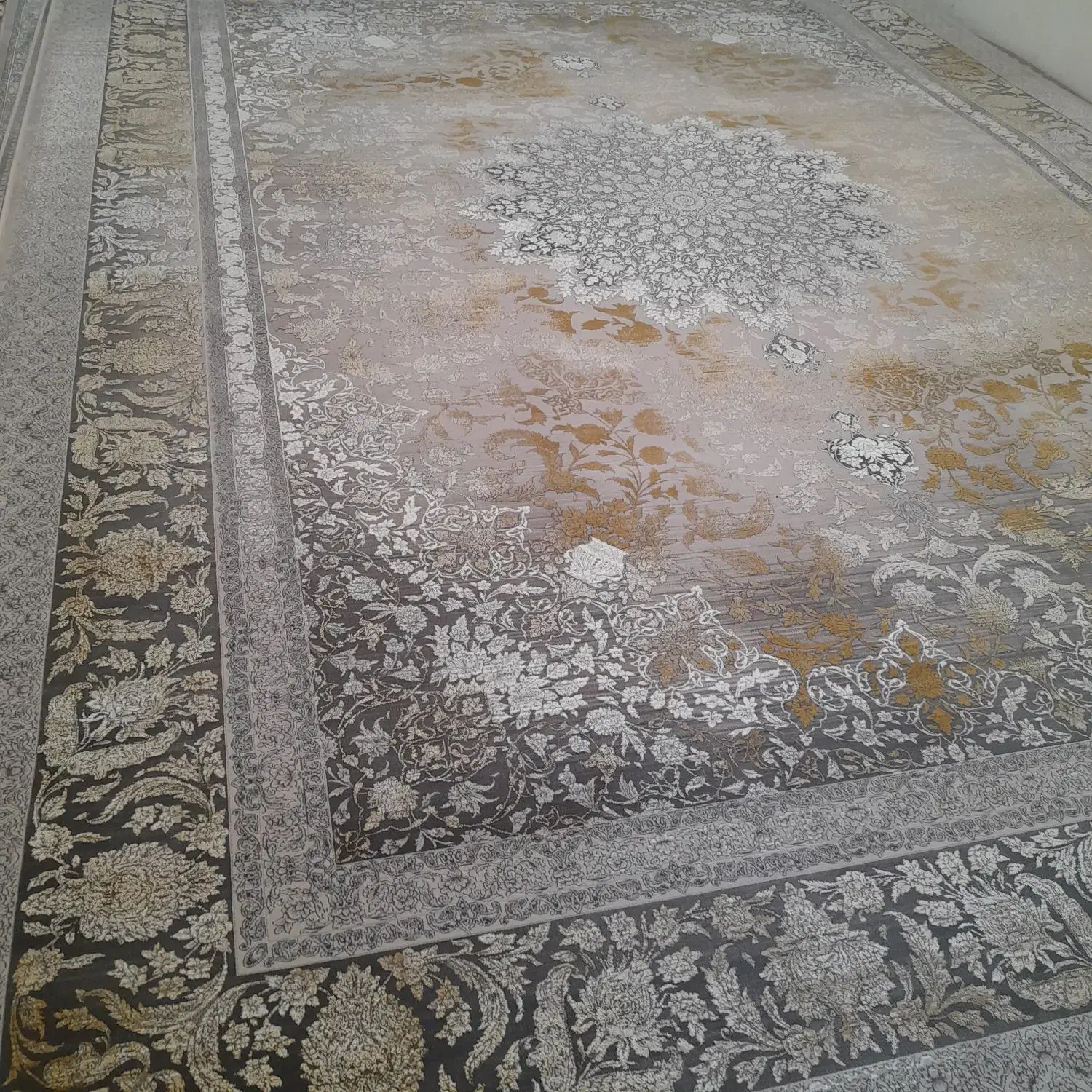 فرش ۱۲۰۰ شانه نو آکبند|فرش|بروجرد, |دیوار