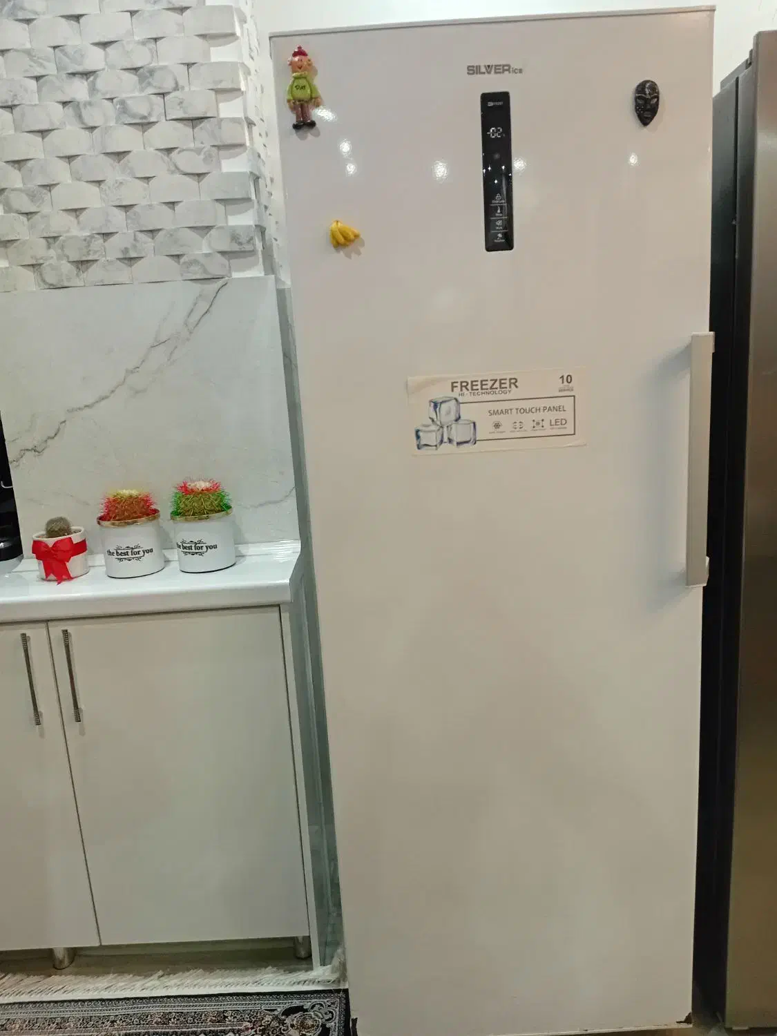 یخچال فریزر سیلور ۸عدد صندلی میزنهارخوری رستوران|یخچال و فریزر|رشت, توشیبا|دیوار