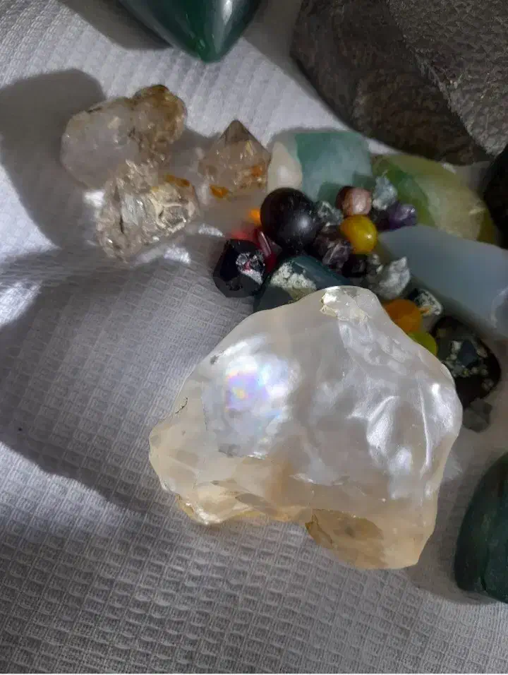 فروش کلیه سنگهای قیمتی یک کارگاه سنگ تراشی|جواهرات|سیرجان, |دیوار