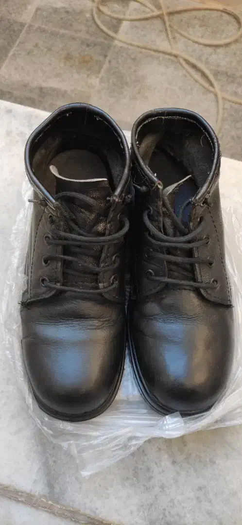 پوتین چرم اصل سایز ۴۰|کیف، کفش، کمربند|قروه, |دیوار