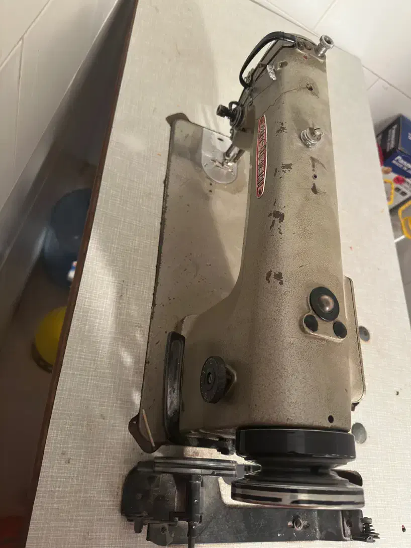 چرخ خیاطی راسته|چرخ خیاطی و ریسندگی|یزد, |دیوار