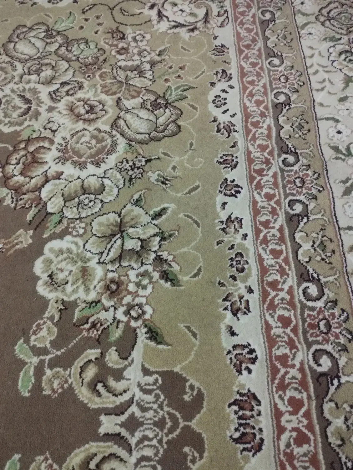 دو عدد فرش|فرش|اصفهان, شیخ طوسی|دیوار