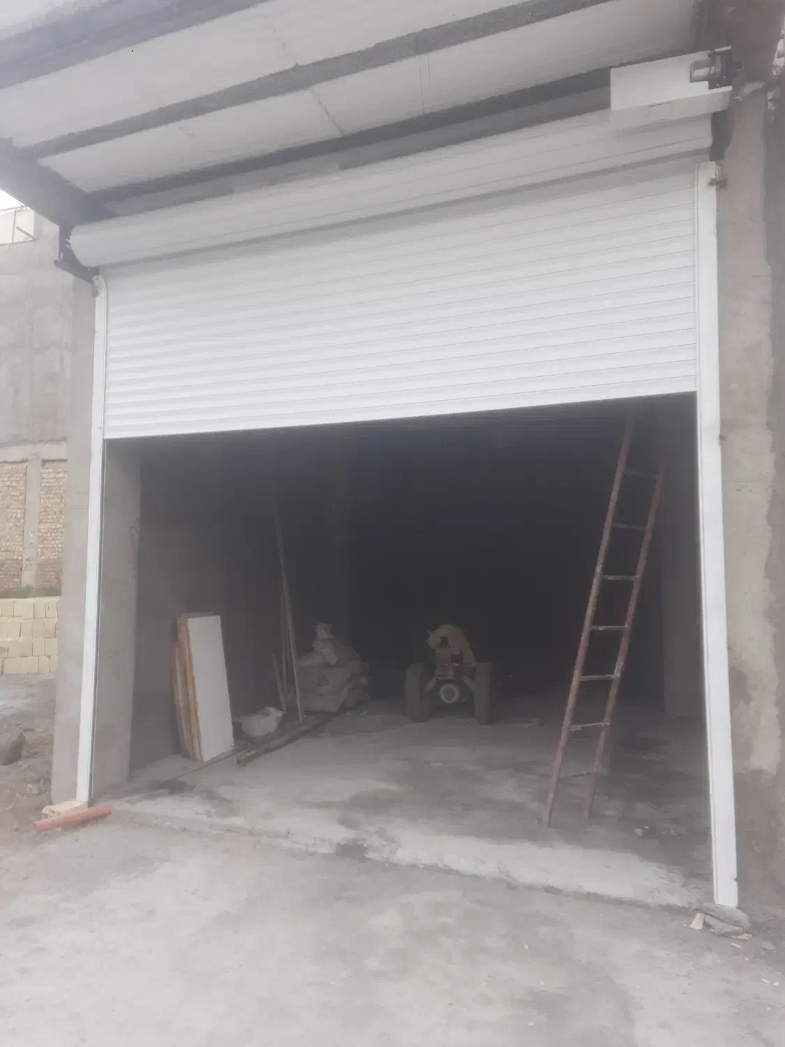 اجارهانبار|اجارهٔ مغازه و غرفه|میانه, |دیوار