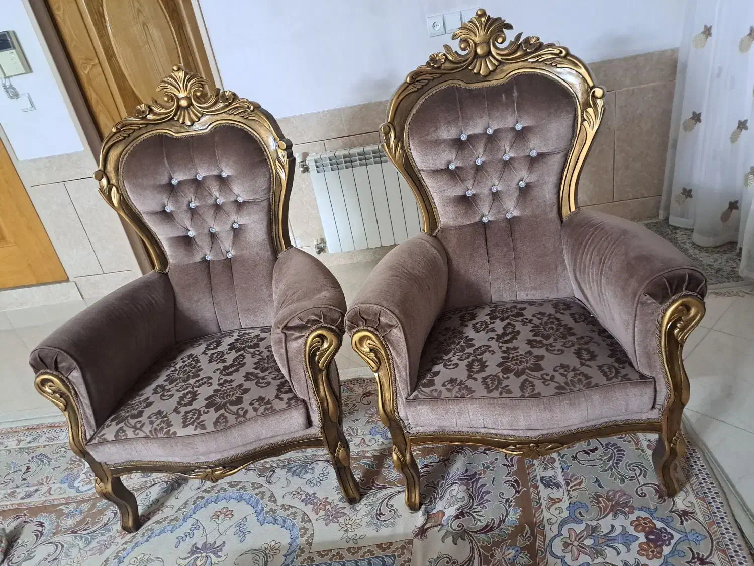 مبل استیل ۷نفره+۲ میزبان و۳میز جلو مبلی|مبلمان خانگی و میز عسلی|برخوار, |دیوار