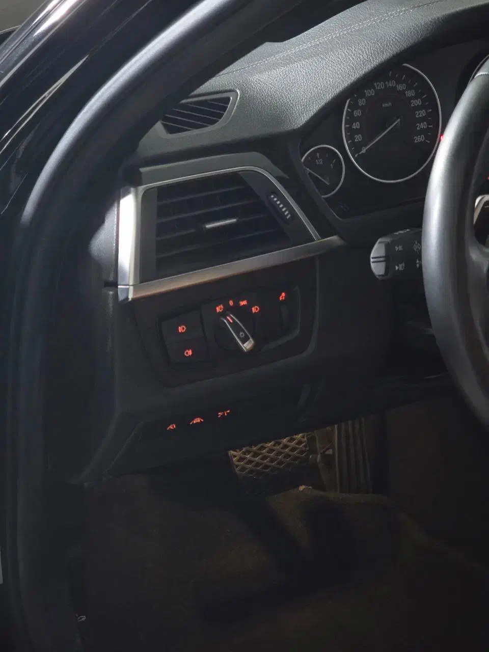 Bmw 330i مدل ۲۰۱۸|خودرو سواری و وانت|تهران, درختی|دیوار