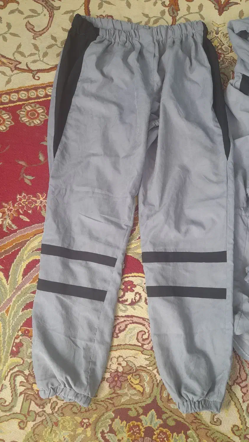 پالتو زنانه|لباس|شیراز, سیاه سنگ|دیوار