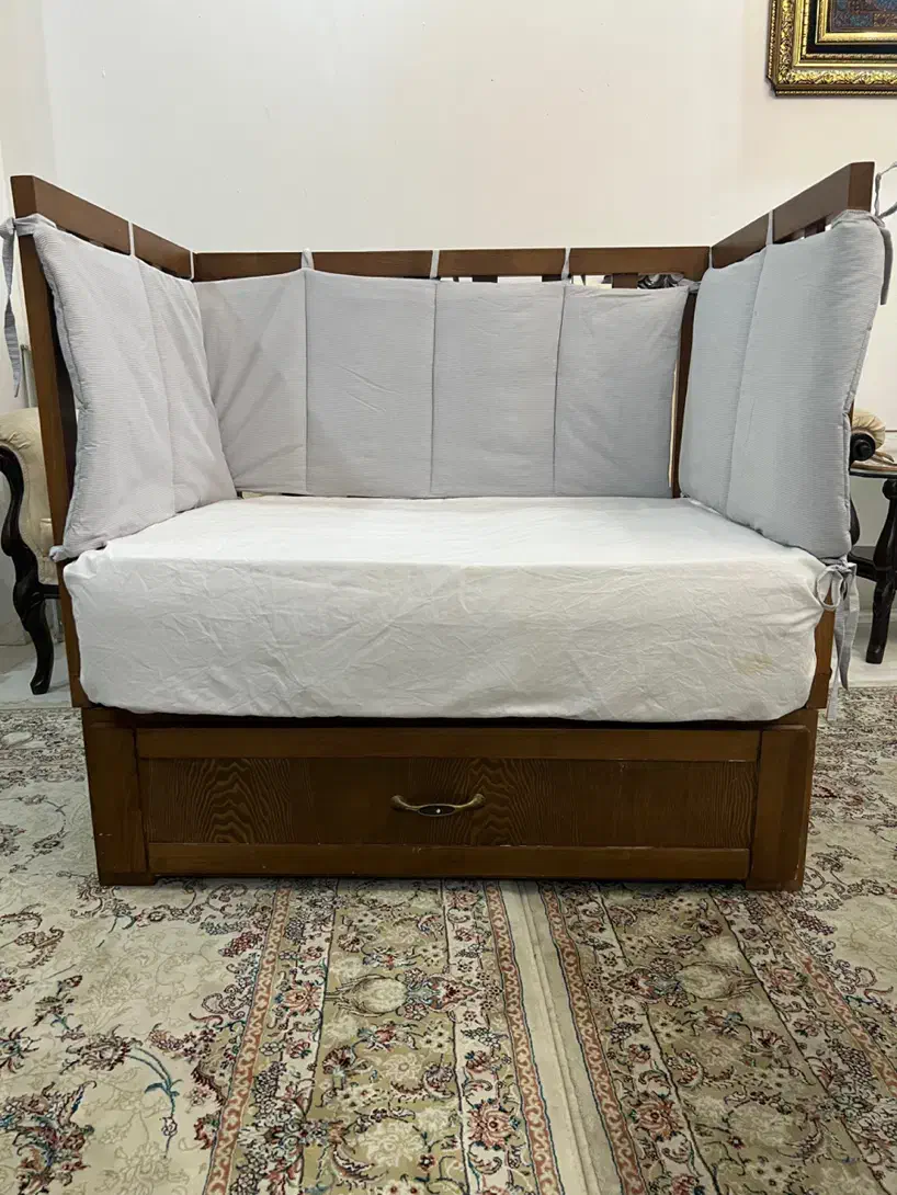 تخت کنار مادر همراه خوشخواب|تخت و سرویس خواب|قدس, شهر‌قدس|دیوار