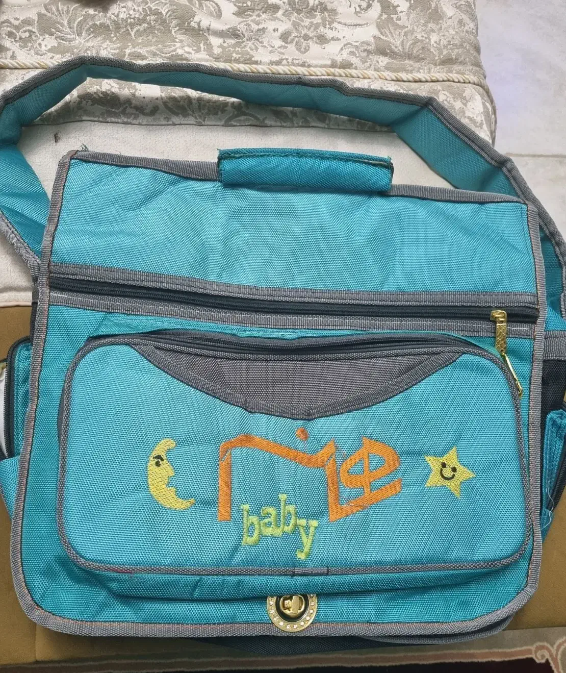 کیف|کیف، کفش، کمربند|لردگان, |دیوار