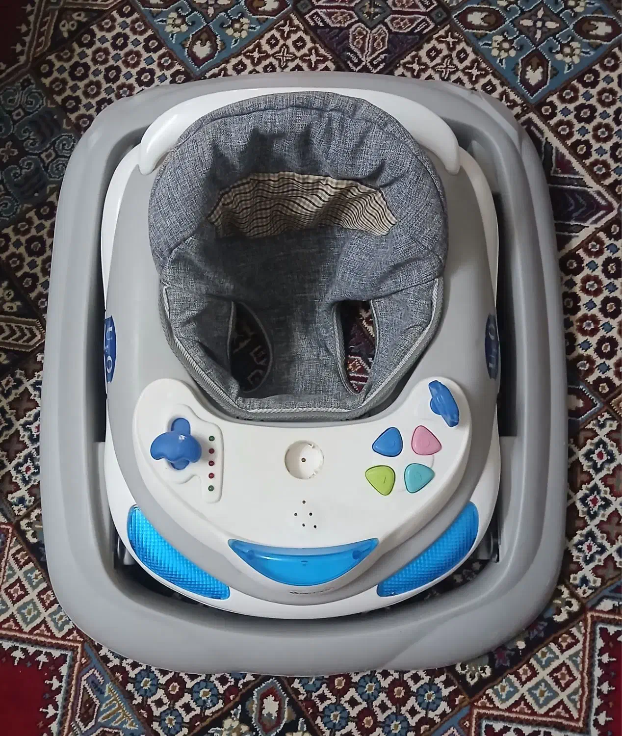 کالسکه. روروک  نی نی لالایی|کالسکه و لوازم جانبی|کاشان, کارگر|دیوار