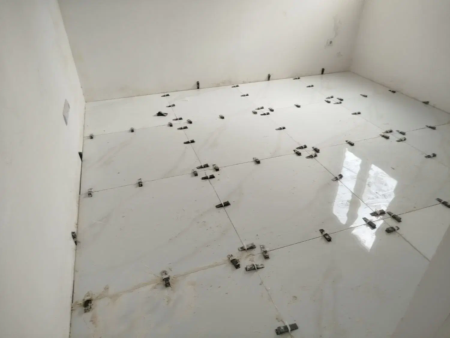 نصب کارهای کاشی و سرامیک|خدمات پیشه و مهارت|نورآباد, |دیوار