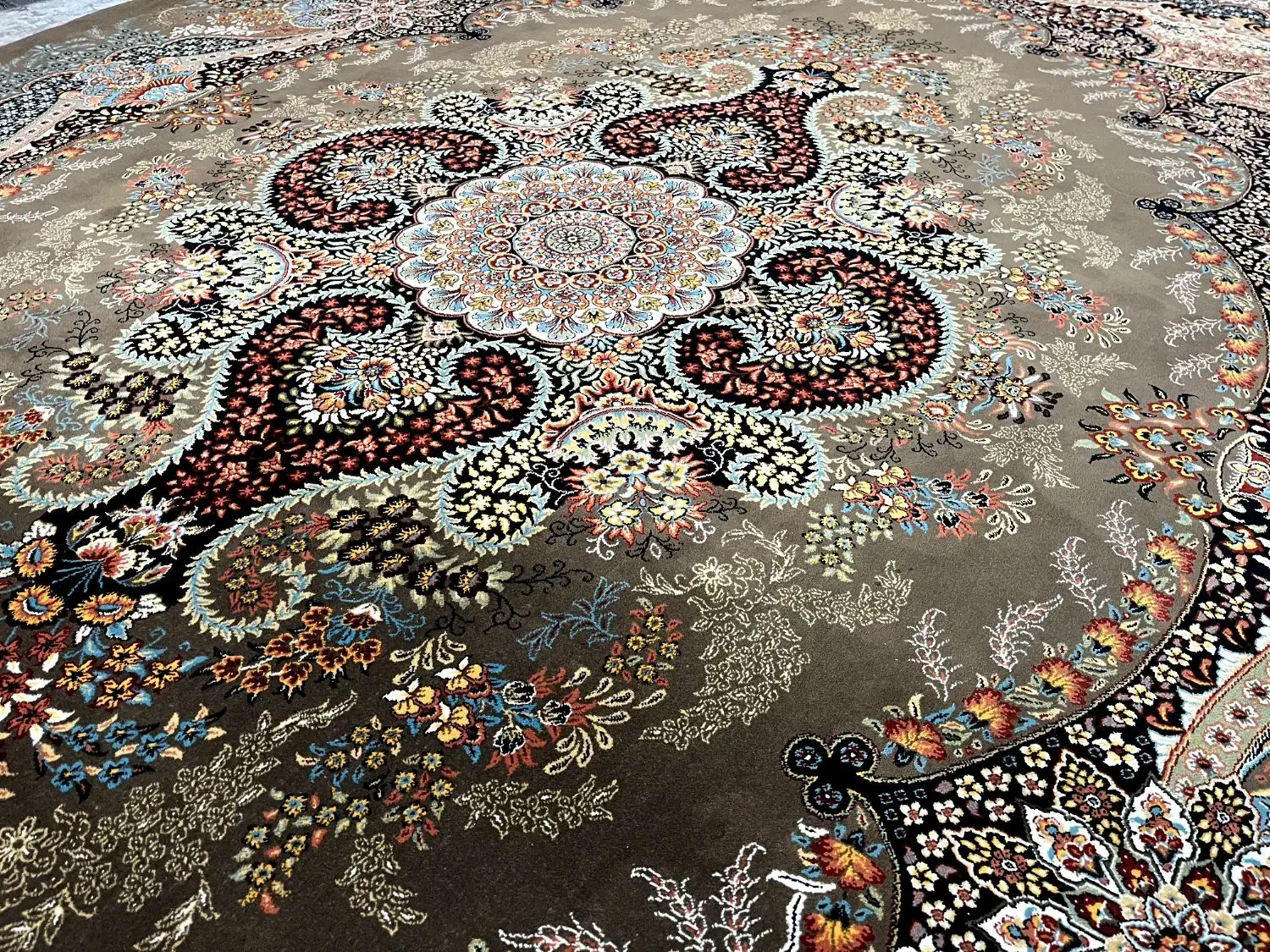 فرش|فرش|رشت, یخسازی|دیوار