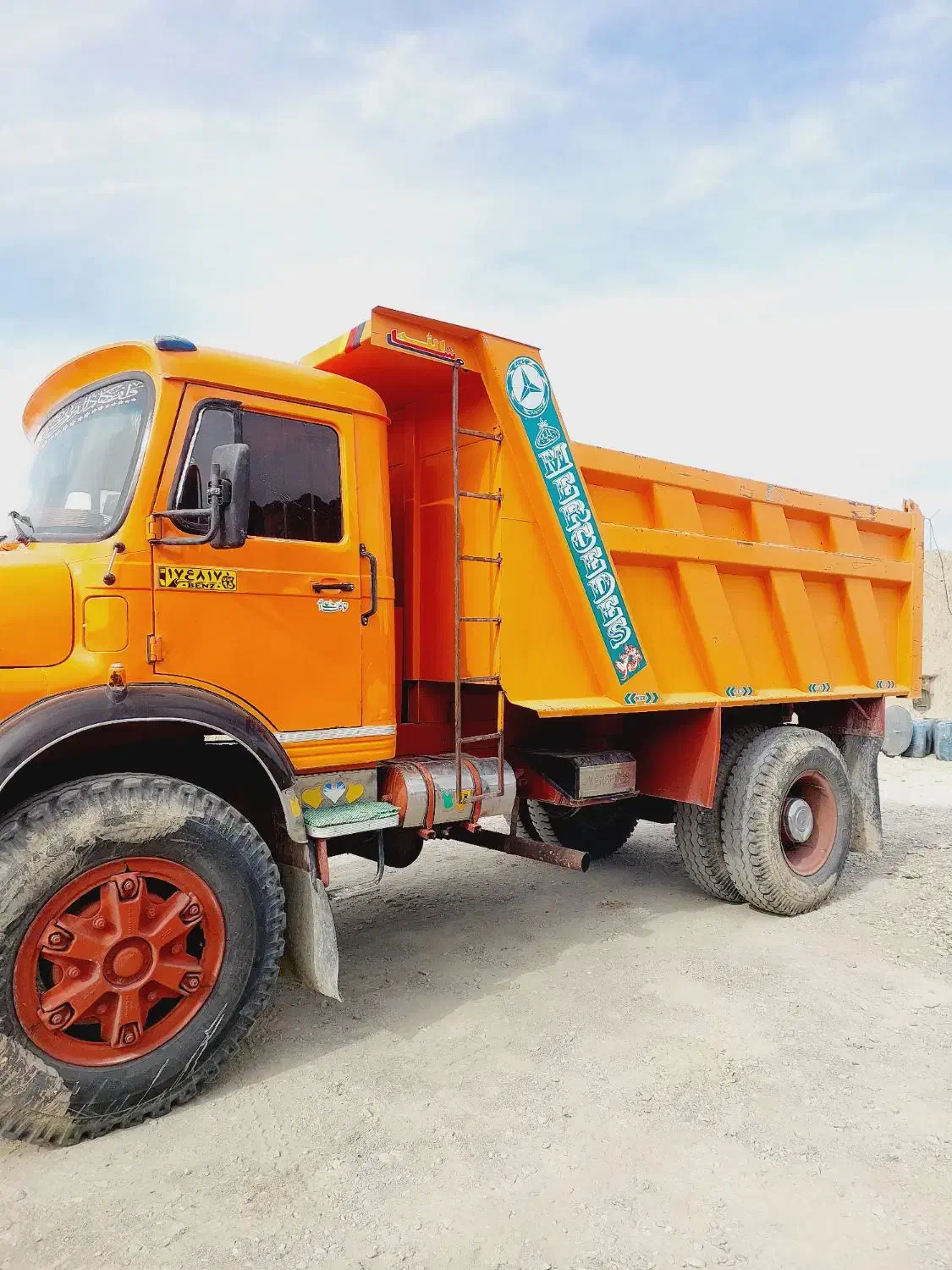 بنز تک مدل ۸۸|خودرو سنگین|بم پشت, |دیوار