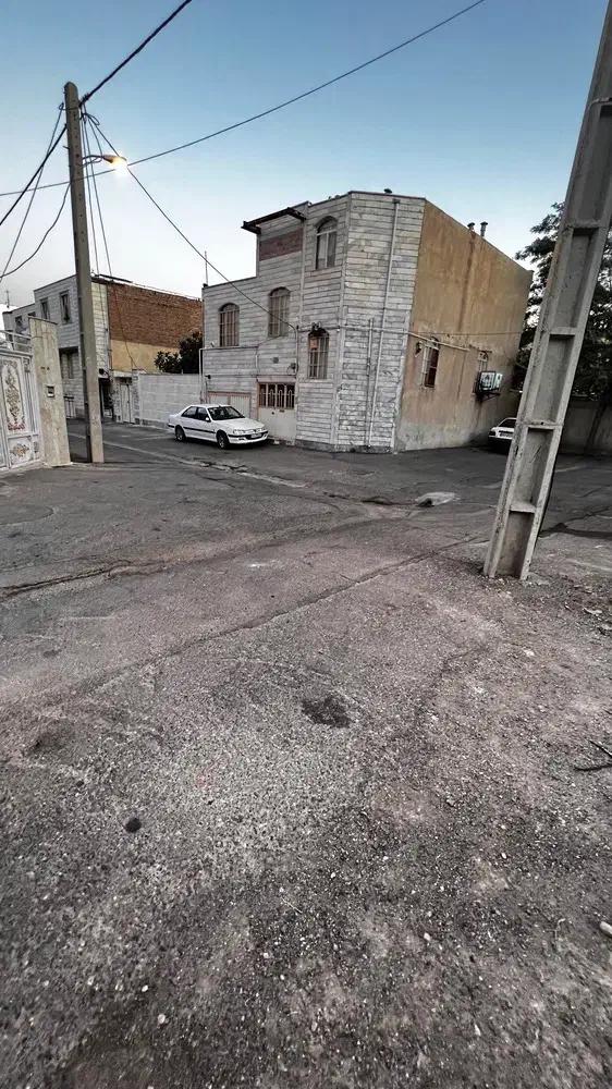 زمین دخانیات خیابان دکتر حسابی دانش سوم|فروش زمین و ملک کلنگی|تاکستان, |دیوار