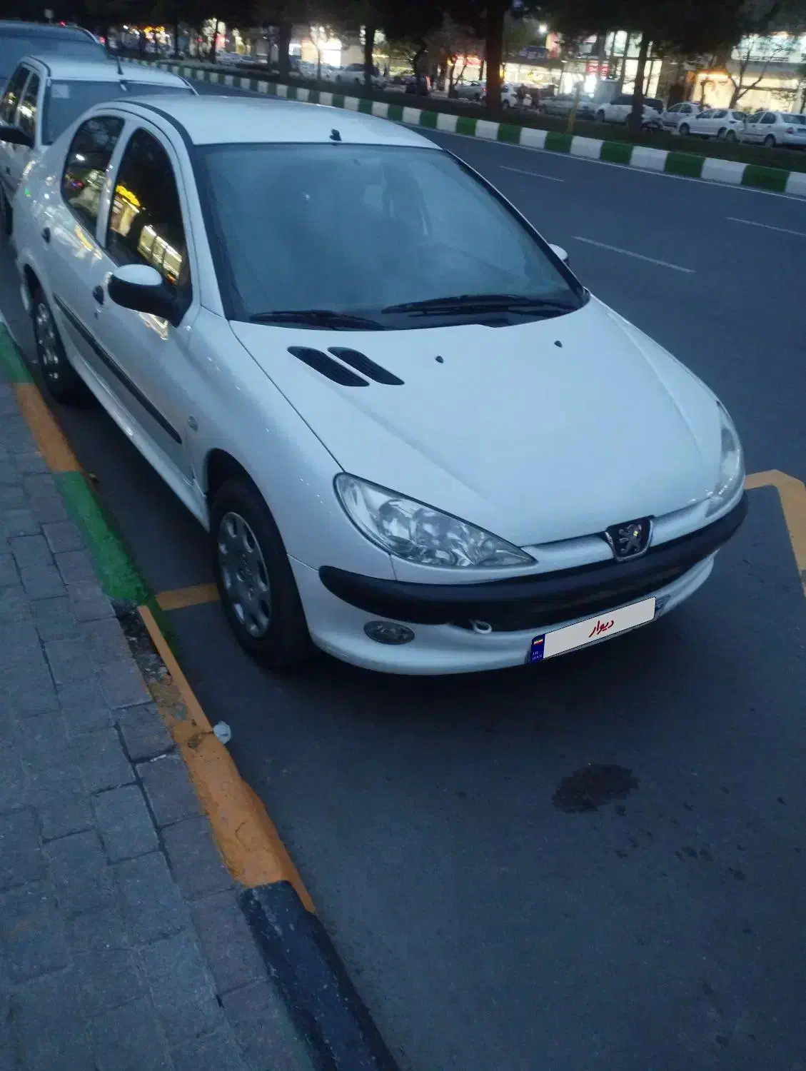 206 وی 8|خودرو سواری و وانت|مشهد, کارمندان دوم|دیوار