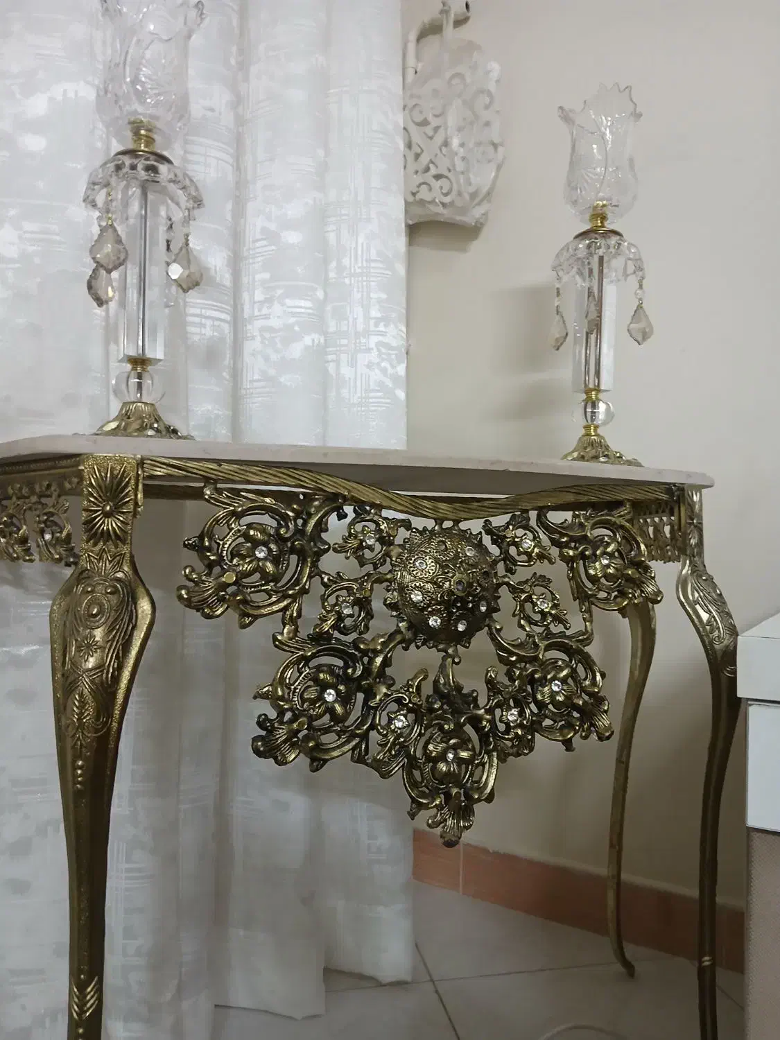 میز و شمدانی|بوفه، ویترین، کنسول|کرج, اصفهانی‌ها|دیوار