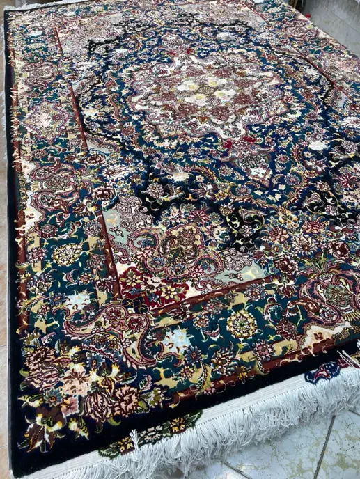 تک ۶ متری سالاری|فرش|تبریز, |دیوار