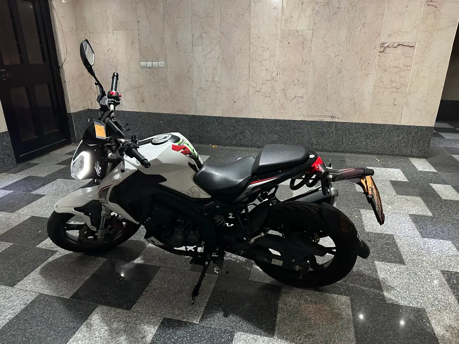 بنلی ۱۸۰ s نیو فیس|موتورسیکلت|تهران, امانیه|دیوار