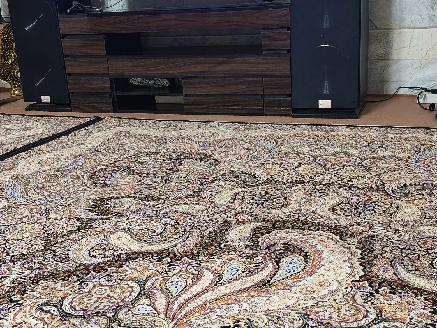 درحدنو|بوفه، ویترین، کنسول|قم, چهل درخت‎|دیوار