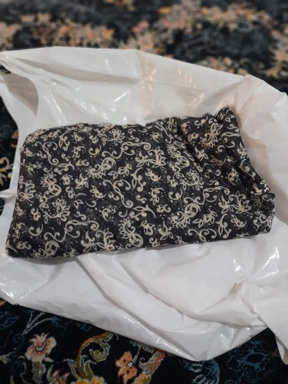 چادر دوخته شده|لباس|شهریار, شهریار|دیوار