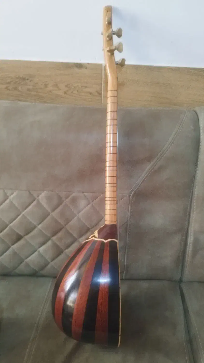 ساز جورا|سازهای سنتی|شهرضا, |دیوار