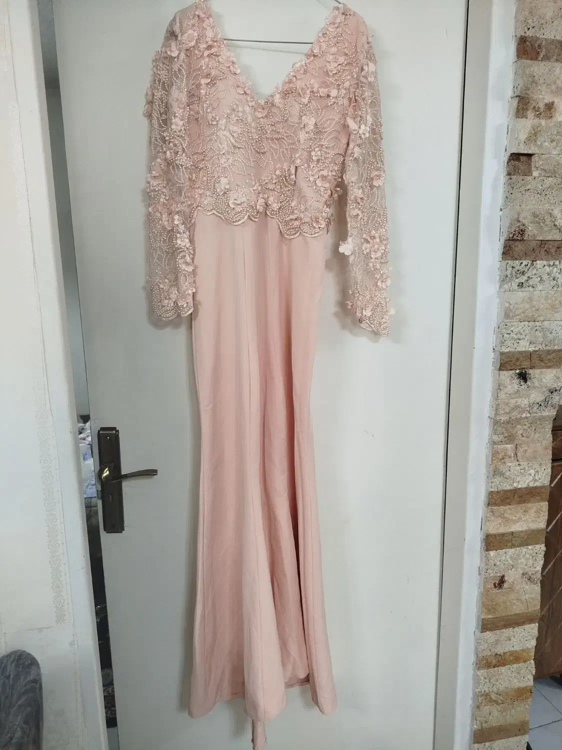 لباس شب|لباس|گلستان (تهران), |دیوار