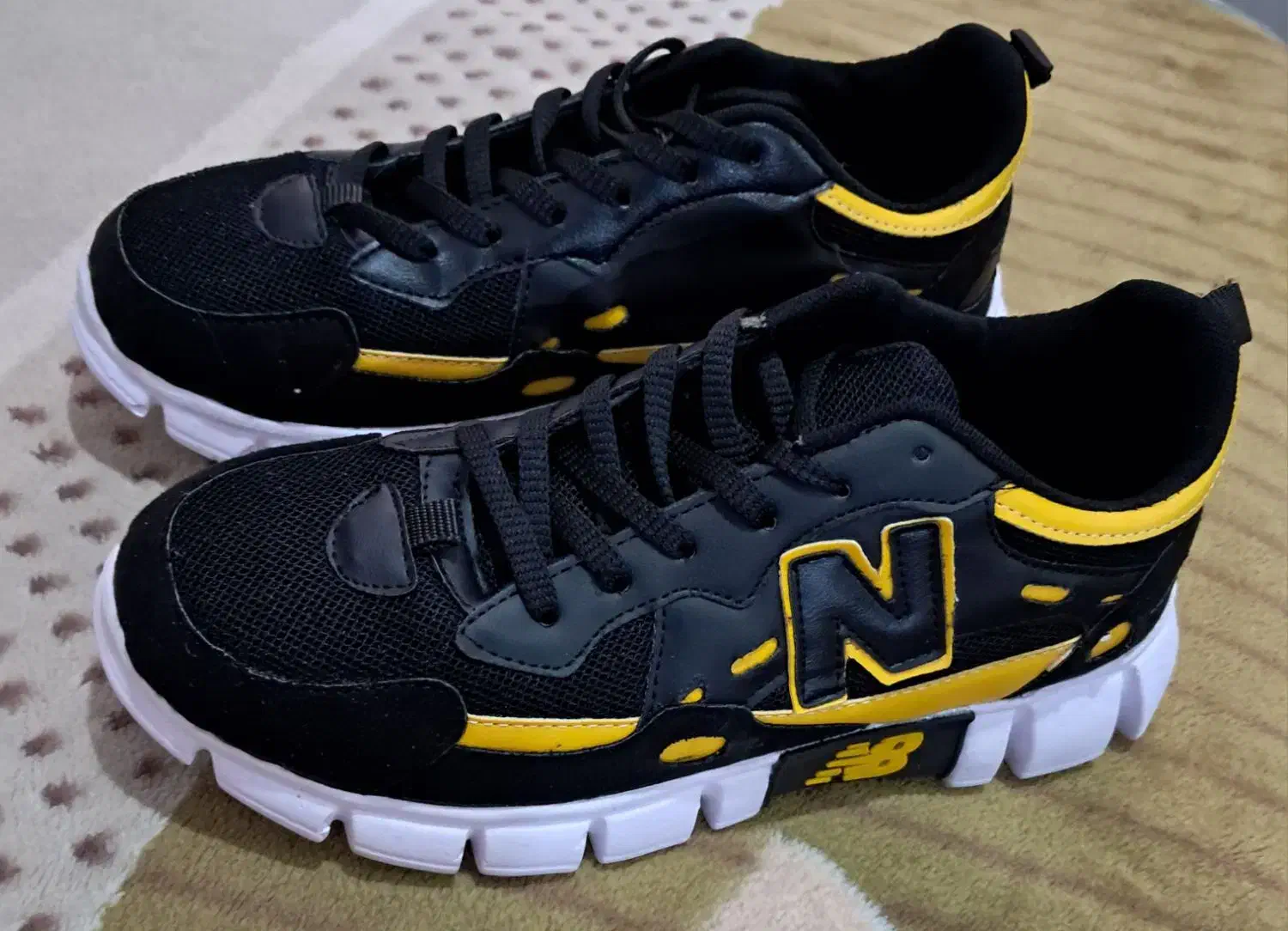 کفش|کیف، کفش، کمربند|تربت جام, فاز ۱ فرهنگیان|دیوار