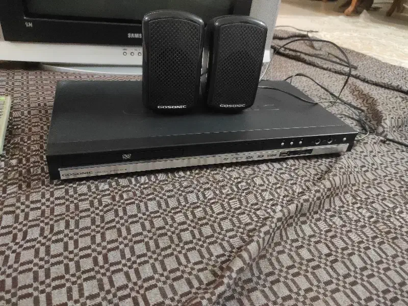 تلوزیون سامسونگ و دستگاه سی دی فلش خور|تلویزیون و پروژکتور|قم, علی آباد سعدگان|دیوار