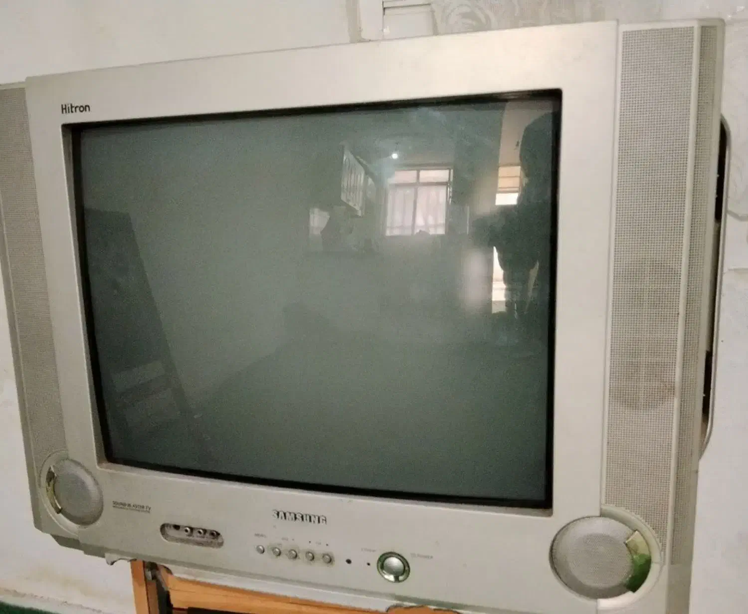 تلوزیون۲۱اینچ|تلویزیون و پروژکتور|رشت, نظری|دیوار