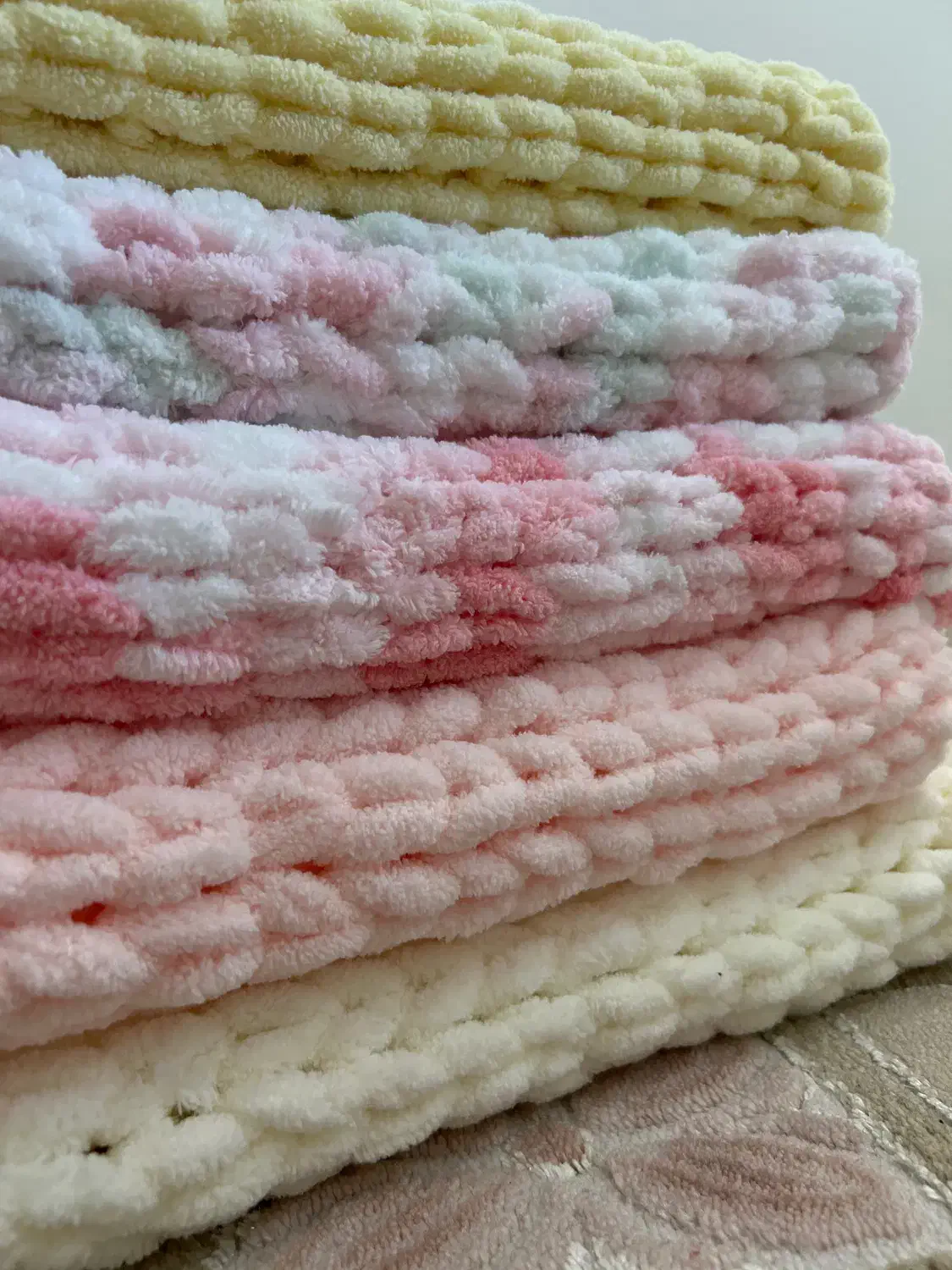 پتو بافتنی پافی کودک|کفش و لباس بچه|تنکابن, |دیوار