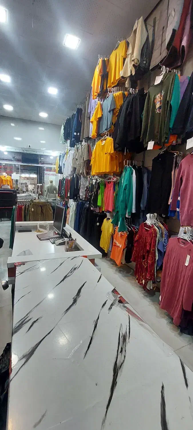 واگذاری یک مغازه با امتیاز کار جنس داخل مغازه|اجارهٔ مغازه و غرفه|فسا, |دیوار