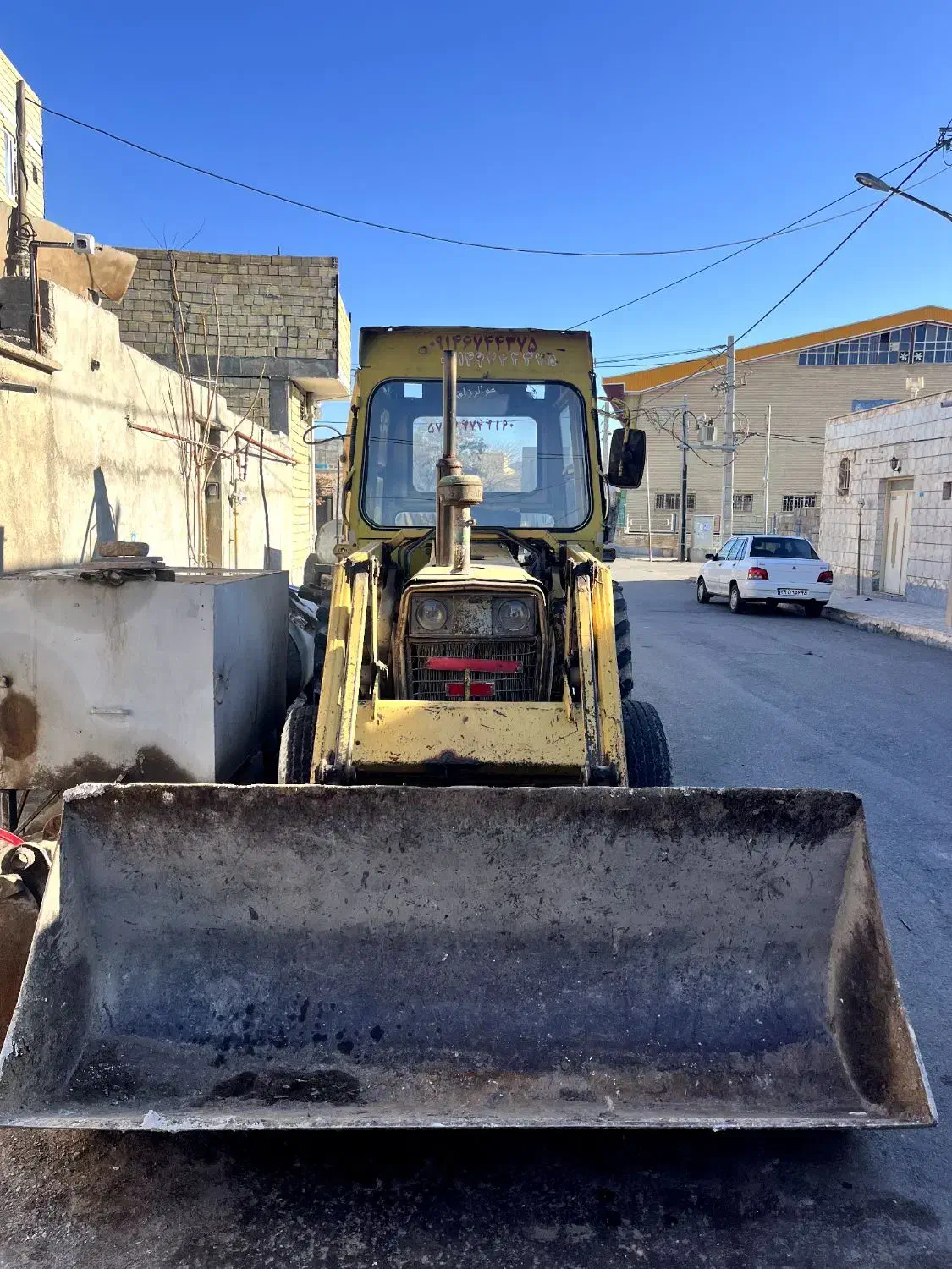 بیل بکهو|خودرو سنگین|میانه, |دیوار