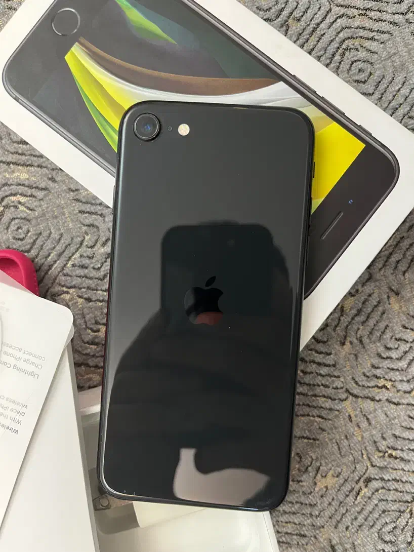 آیفون se 2020 بدون بازشدگی|موبایل|تهران, هروی|دیوار