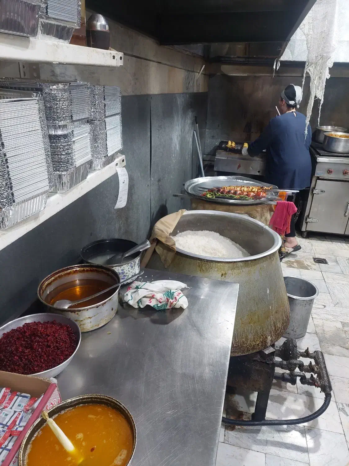 کارگر ساده|استخدام خدمات فروشگاه و رستوران|تهران, قلمستان|دیوار