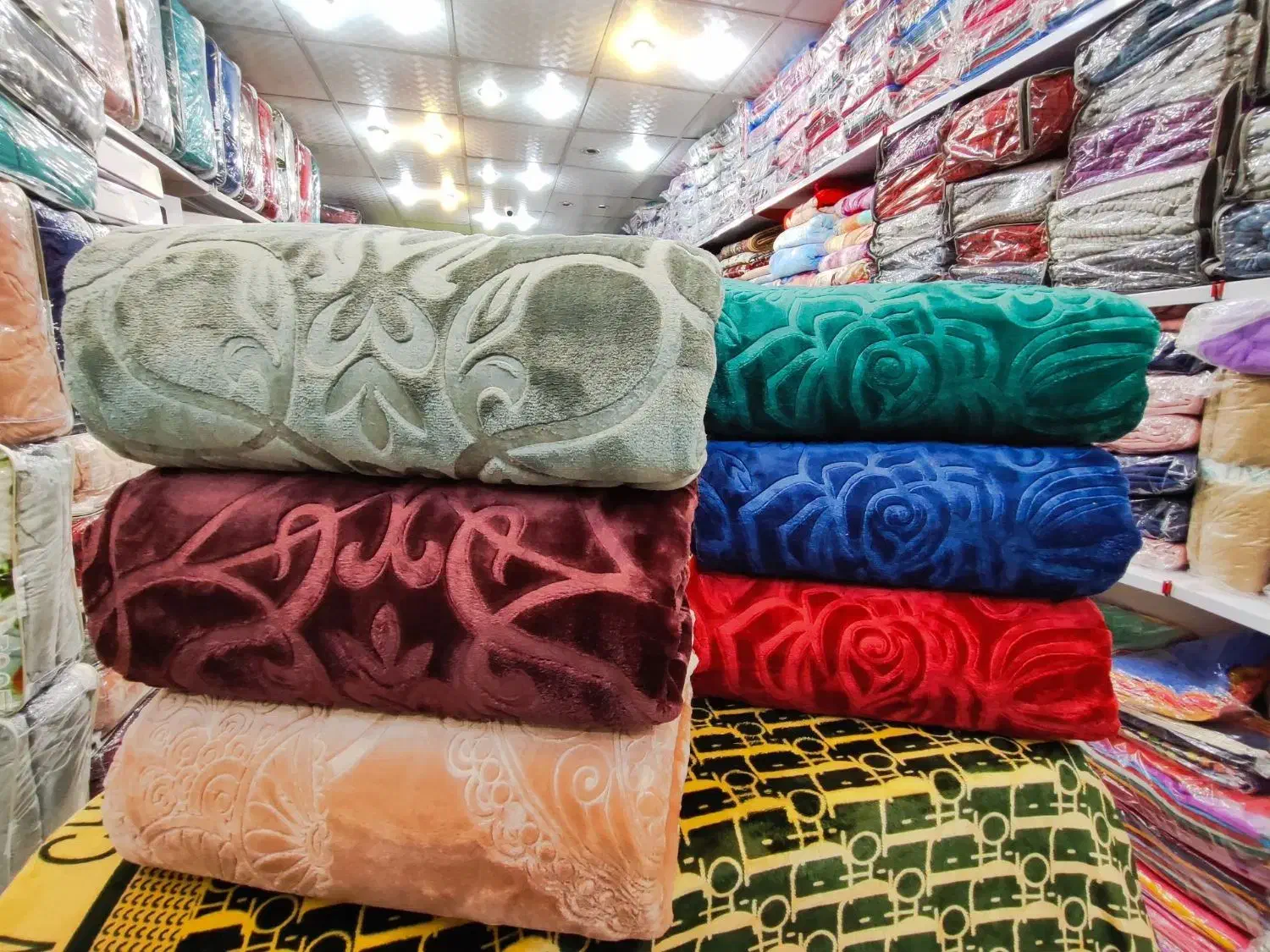 پتو نرمینه کارتنی دو نفره رنگبندی کامل|رختخواب، بالش، پتو|مشهد, امیر|دیوار