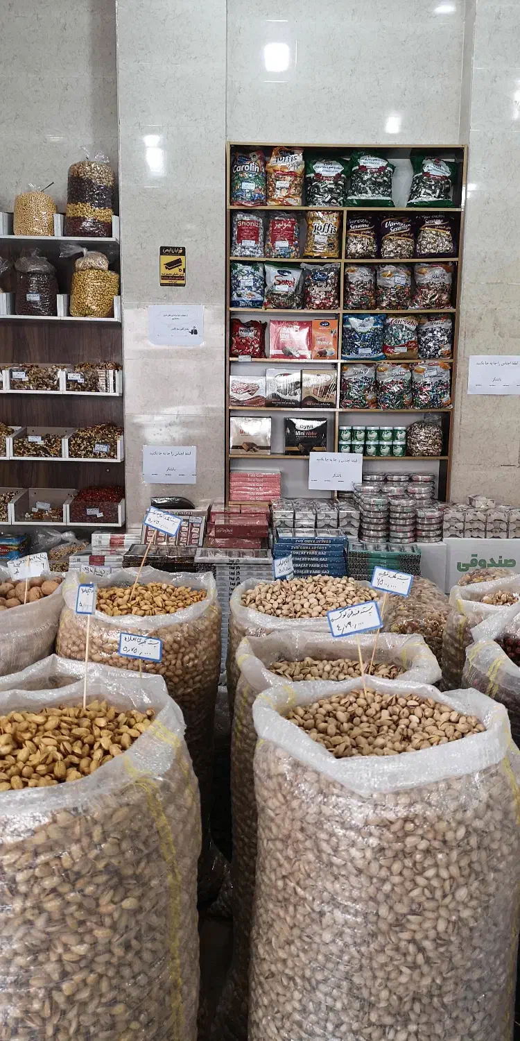 کمک حسابدار آقا و خانم|استخدام مالی، حسابداری، حقوقی|مشهد, کارمندان دوم|دیوار