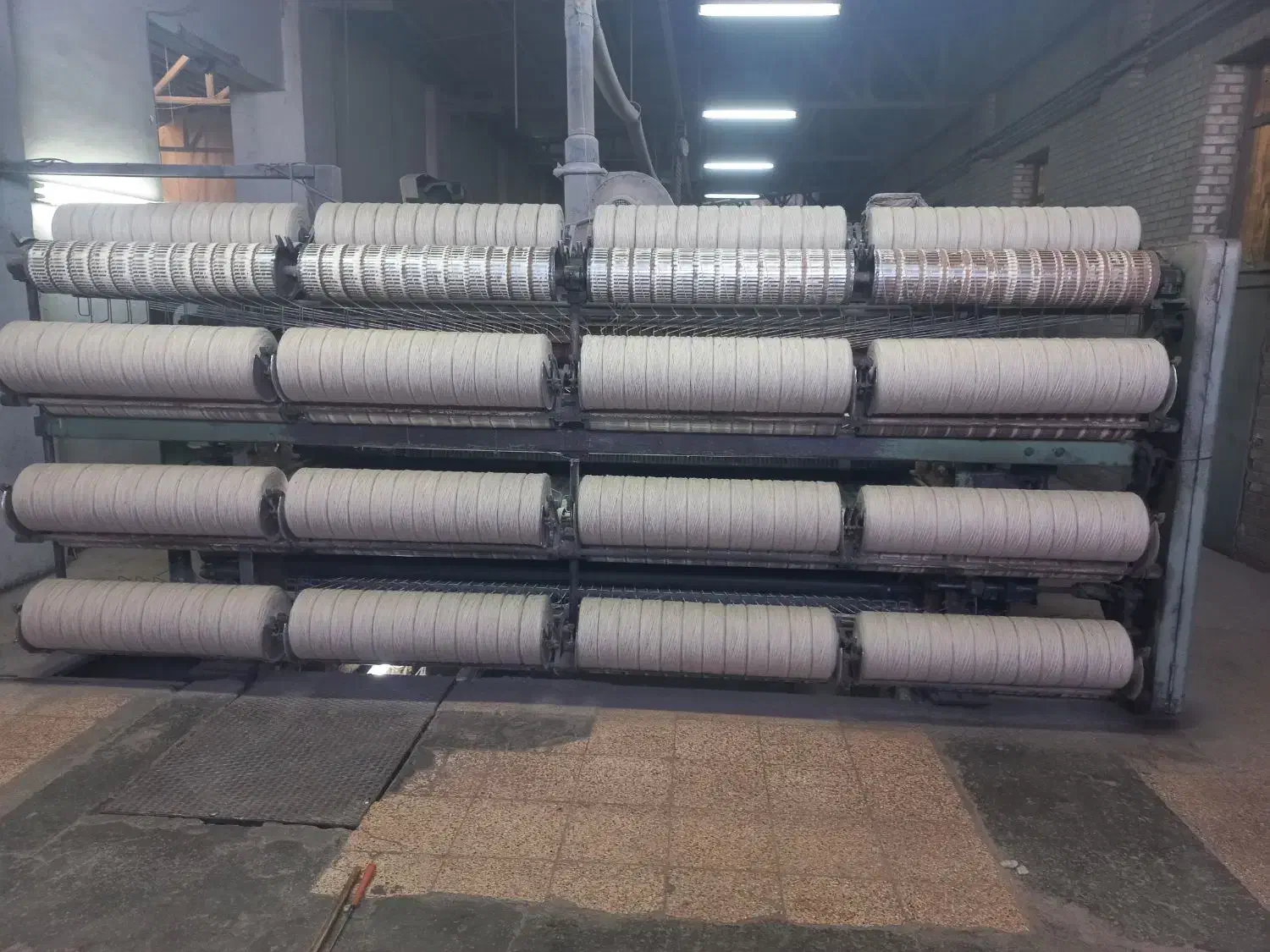 ریسندگی نخ پشم و الیاف پتو و فرش|چرخ خیاطی و ریسندگی|مشهد, ایثارگران|دیوار