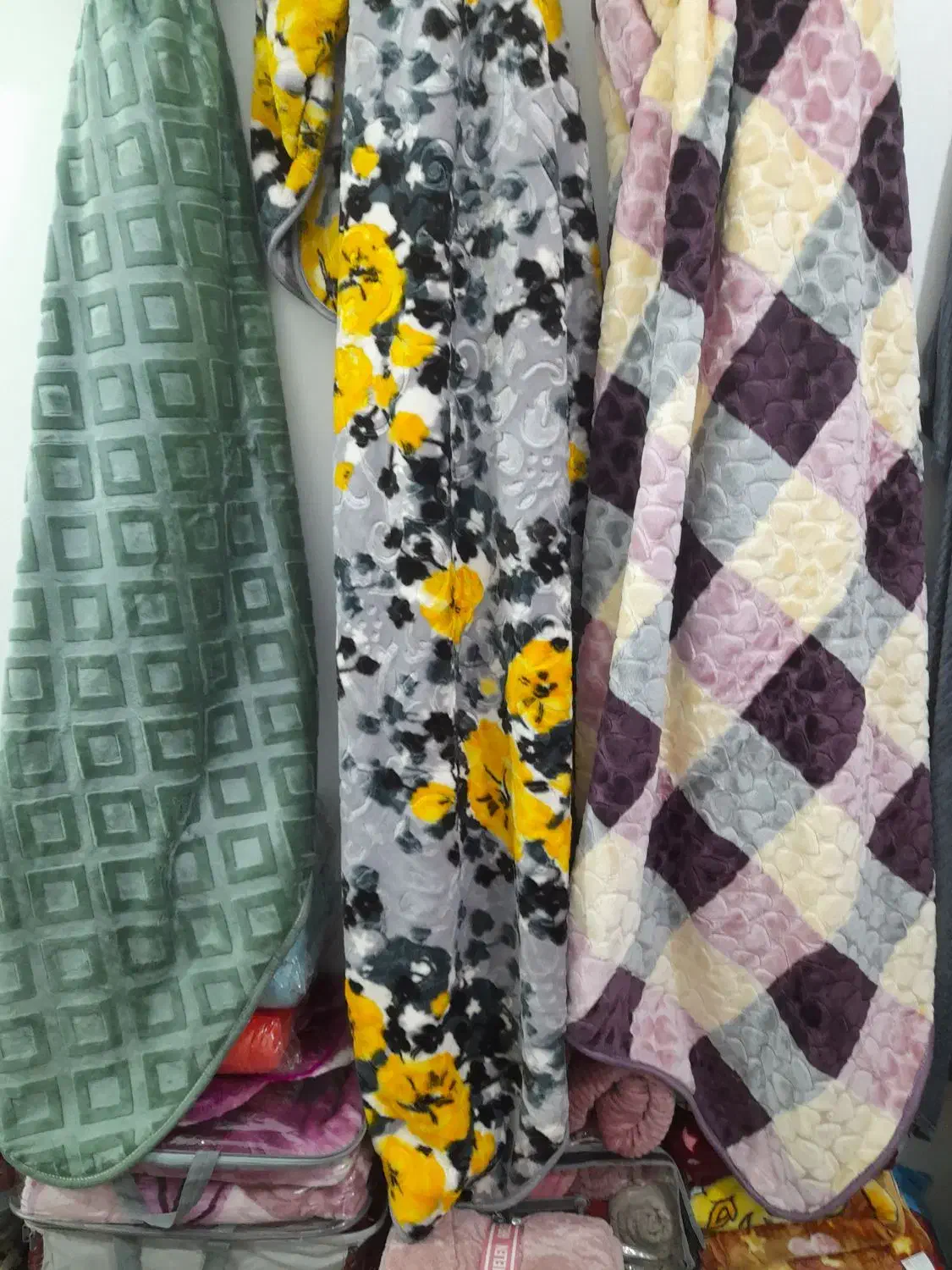 لوازم خانگی و کادوئی|رختخواب، بالش، پتو|گنبد کاووس, |دیوار