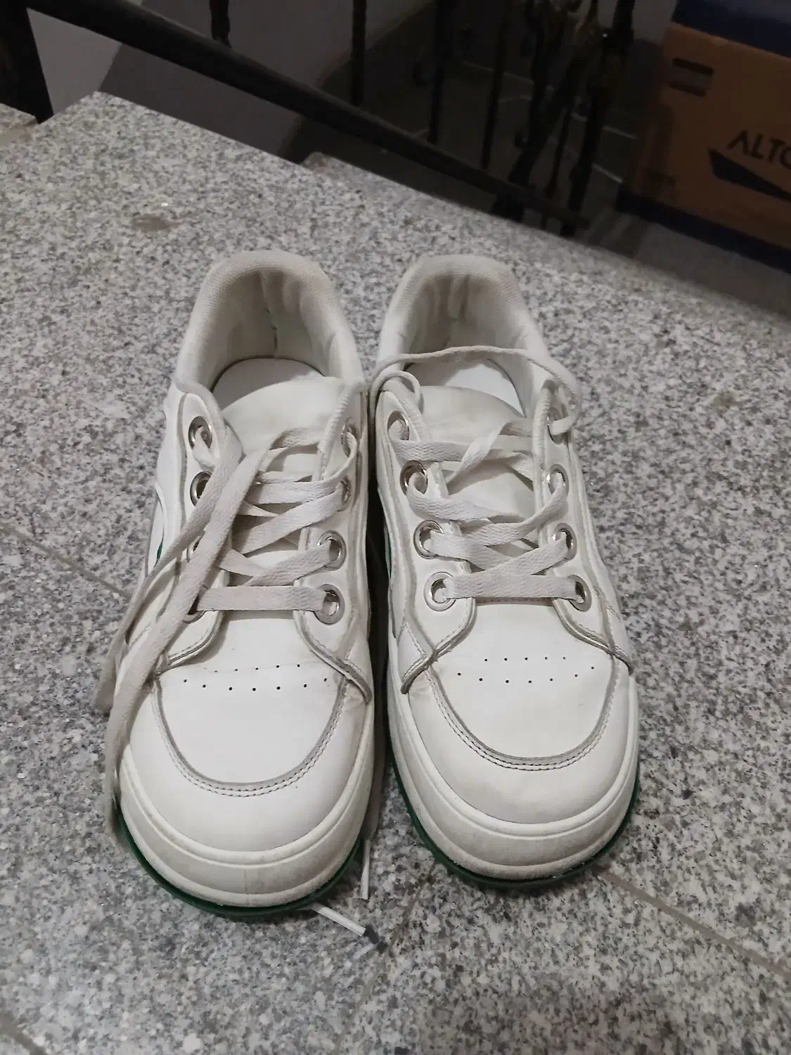 کفش اسپرت در حد نو|کیف، کفش، کمربند|مشهد, پردیس|دیوار