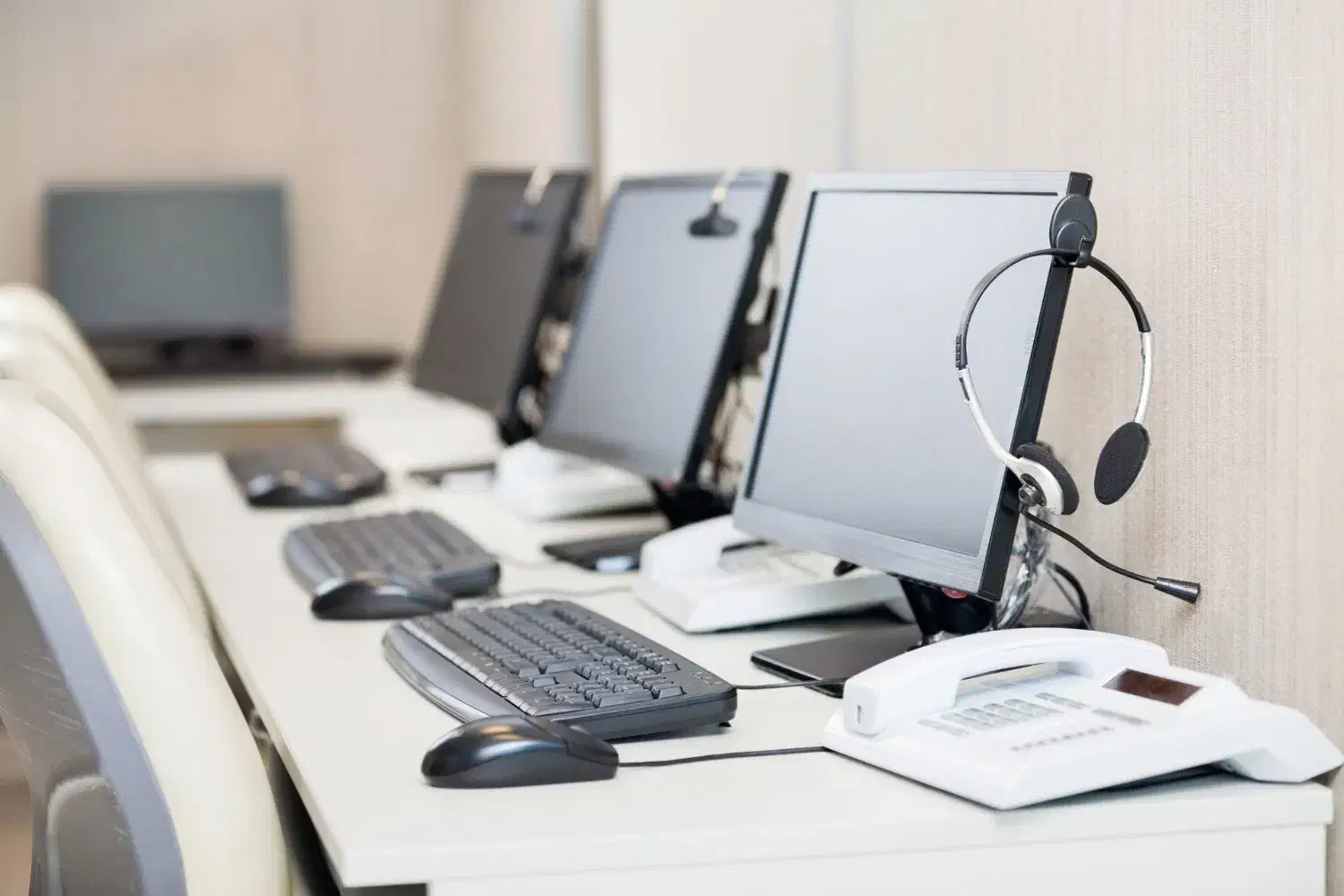 منشی تلفنی دورکار (ویژه خانمها)|استخدام اداری و مدیریت|همدان, |دیوار