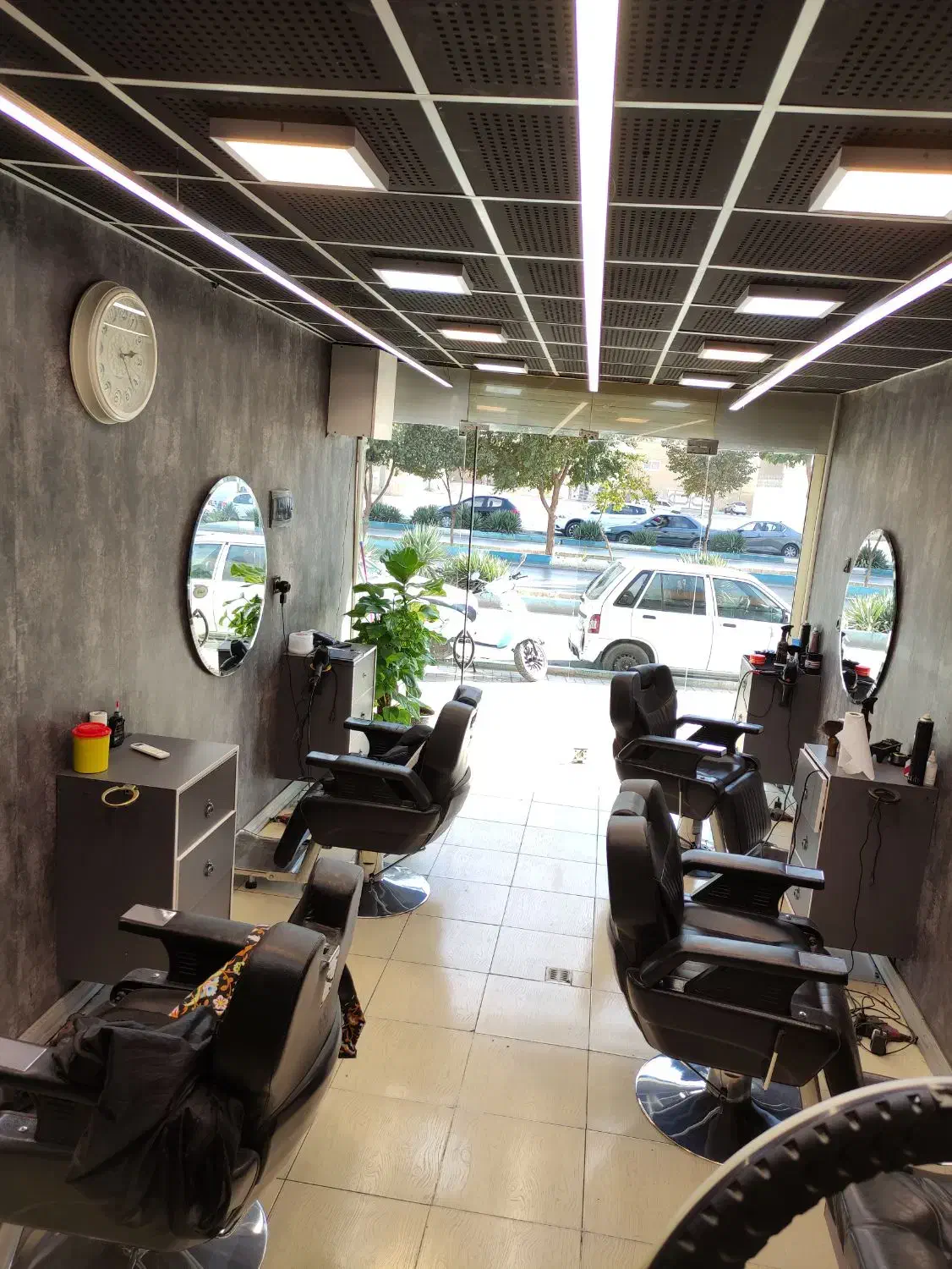 ارایشگر آقا،درصدی و اجاره صندلی|استخدام درمانی، زیبایی، بهداشتی|اصفهان, خانه اصفهان|دیوار