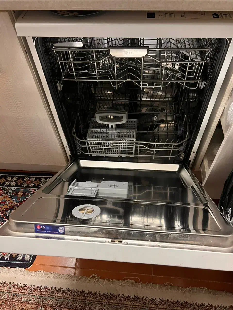 ظرفشویی مدل ال جی در حد نو با کارایی،عالی،|ماشین ظرفشویی|سنگر, |دیوار