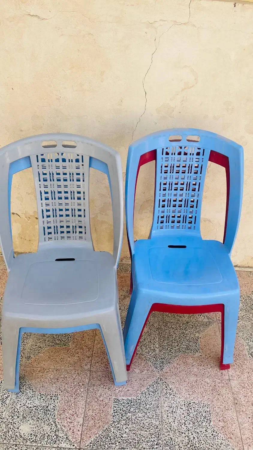 چهار صندلی تمیز به صورت عمده ای|صندلی و نیمکت|ایرانشهر, |دیوار