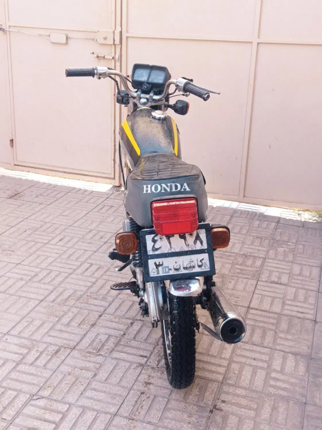 نامی ۱۲۵ مدل ۸۱ پلاک قدیم مدارک تکمیل سالم|موتورسیکلت|کاشان, راوند|دیوار